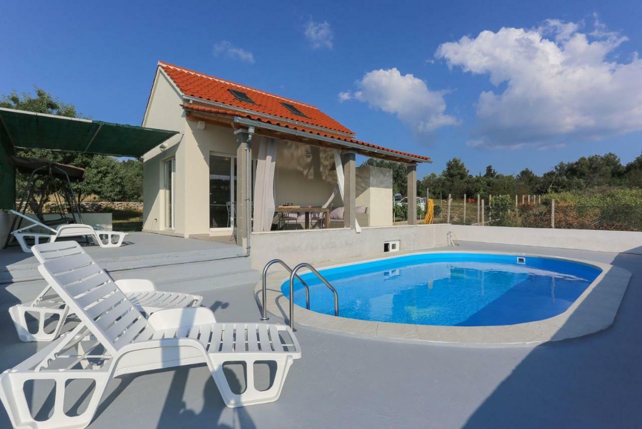 Villa Baras Garden - House With Pool Mirca  Exterior photo