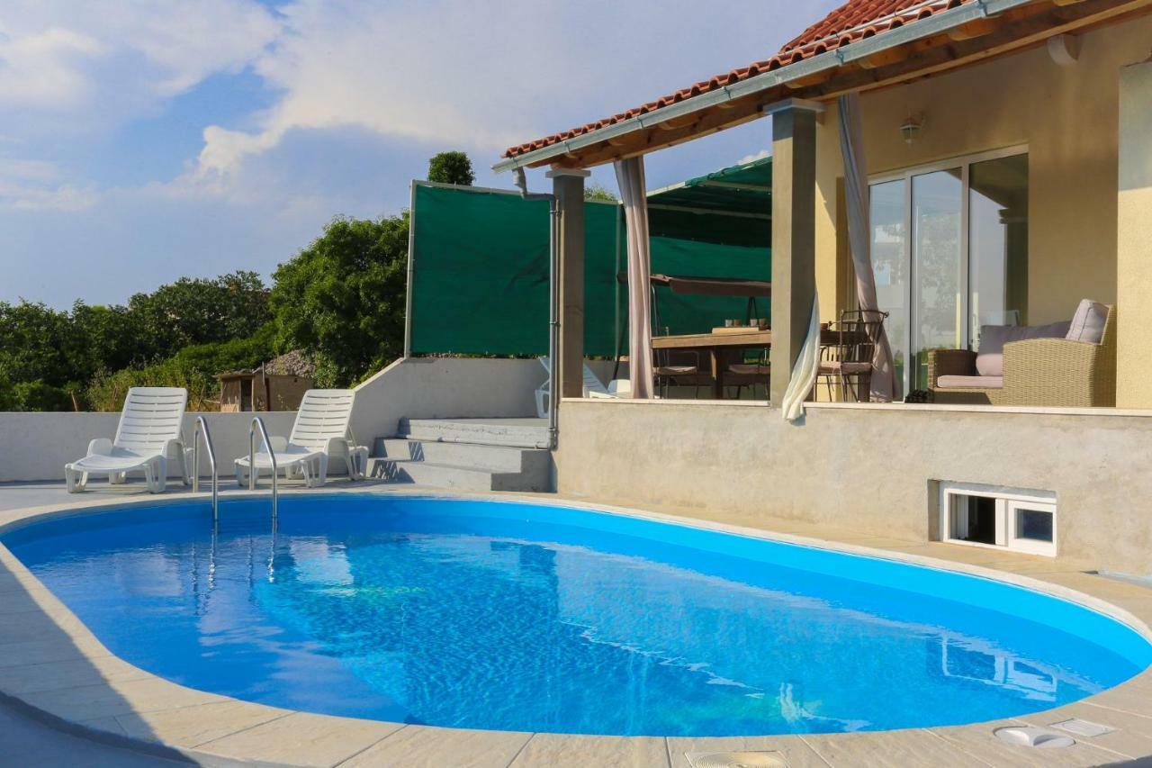 Villa Baras Garden - House With Pool Mirca  Exterior photo