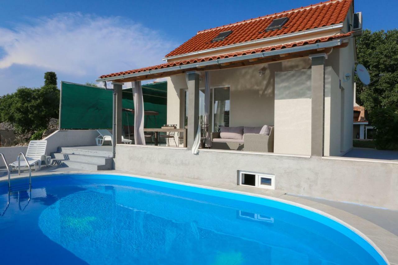 Villa Baras Garden - House With Pool Mirca  Exterior photo